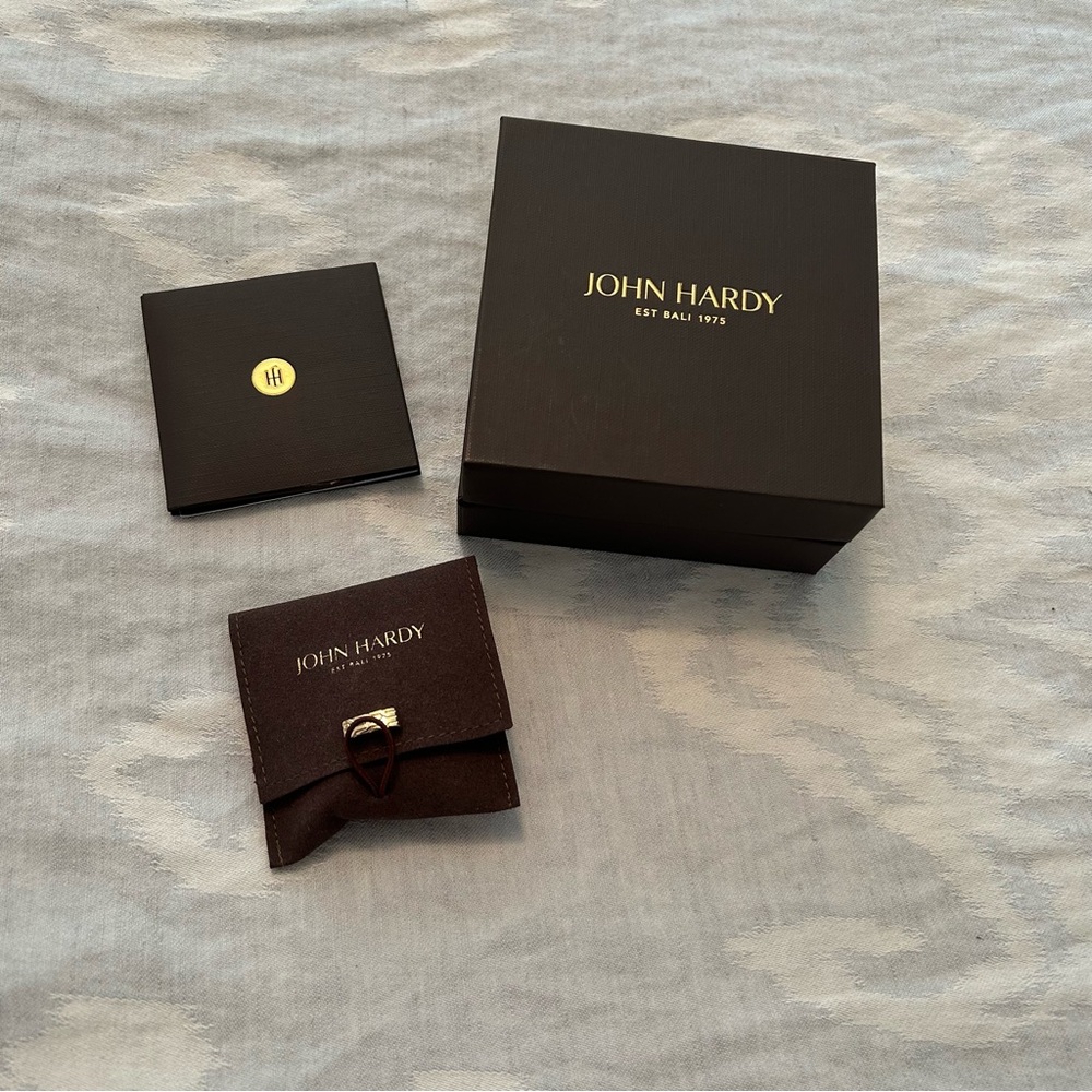Authentic John Hardy solid 18K gold saddle ring grey white diamonds size 7 NIB! - Picture 10 of 15
